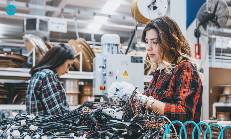 women in engineering scholarships